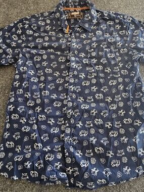 Mens button up Halloween shirt XL Monument 
Spiders, skulls